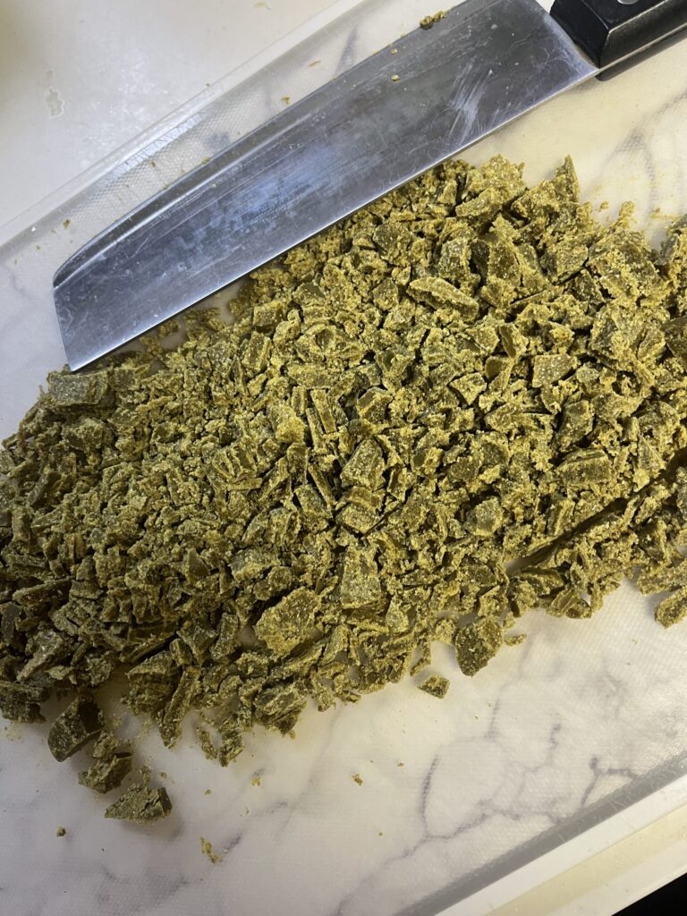 刻んだカレールーの画像です